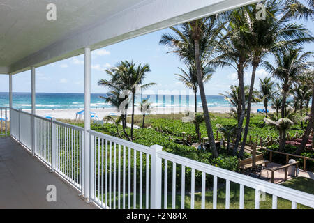 Delray Beach Florida, Wright by the Sea, hôtel, vieux, palmiers, océan Atlantique, balcon, FL150414007 Banque D'Images