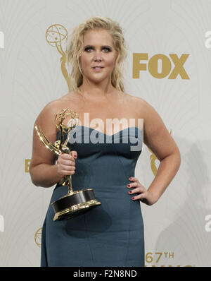 Los Angeles, Californie, USA. 20 Sep, 2015. L'actrice AMY SCHUMER dans la salle de presse lors de la 67 e assemblée annuelle Primetime Emmy Awards au Théâtre de Microsoft. © Armando Arorizo/Prensa Internacional/ZUMA/Alamy Fil Live News Banque D'Images