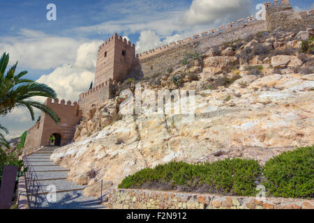 La Alcazaba et les murs du Cerro de San Cristobal, Almeria Banque D'Images