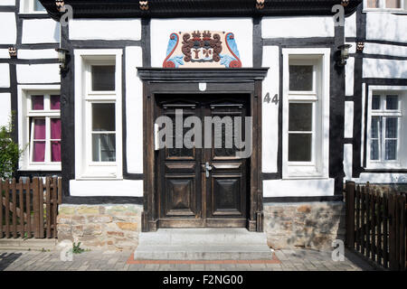 Façade avec porte et fenêtres, maison à colombages, Rahlenbeckscher 132 Hof, Altstadt, Unna, Ruhr Banque D'Images