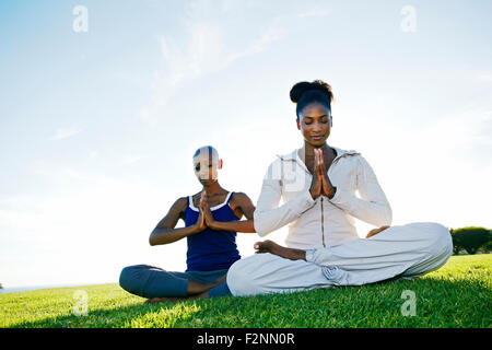 Women in park Banque D'Images