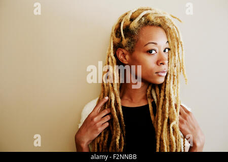 Close up of black woman avec des dreadlocks Banque D'Images