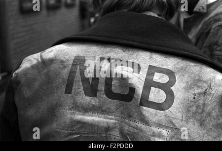 Un mineur après un passage sur le front de taille à une ouverture de la Nouvelle-Galles du Sud, 1983. Banque D'Images