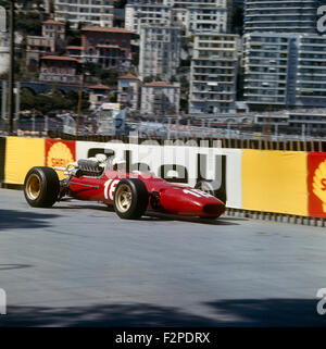 Lorenzo Bandini dans une Ferrari 312 à la Monaco GP 7 Mai 1967 Banque D'Images