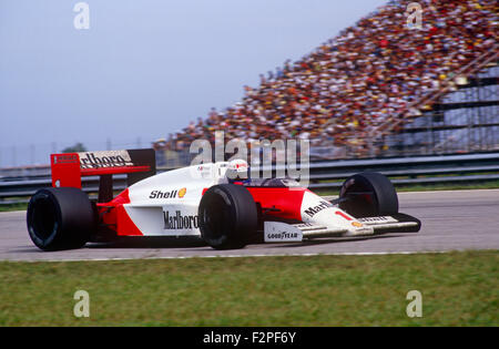 Alain Prost dans sa McLaren TAG Porsche 1987 Banque D'Images