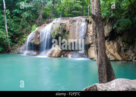 Une photographie de l'exposition une cascade au coeur de la Thaïlande, le parc national d'Erawan Banque D'Images