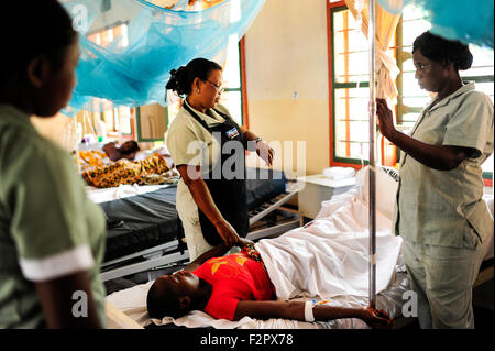 La TANZANIE, Korogwe, Kwalukonge KWALUKONGE village, Centre de santé de catolic / église TANZANIE, Korogwe, KWALUKONGE HEALTH CENTRE, Krankenhaus der Rosminian Usambara und Pères Soeurs en Kwalukonge Banque D'Images