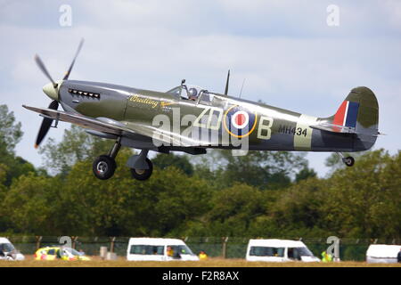 Au Royal International Air Tattoo à Fairford RIAT 2015, les avions militaires et civils se sont réunis à travers le monde Banque D'Images