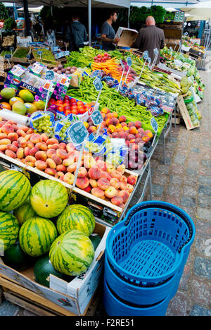 Produits frais, fruits et légumes, à l'extérieur, marché alimentaire Torvehallerne, Israels plads, Copenhague, Danemark Banque D'Images