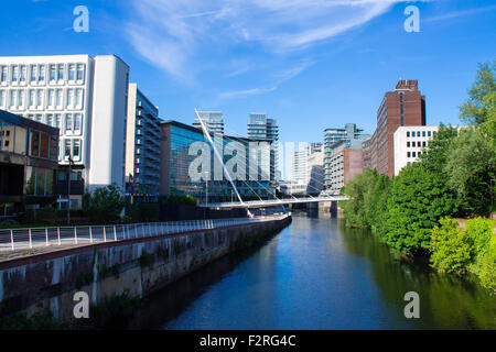 Rivière Irwell et Manchester paysage urbain. Banque D'Images