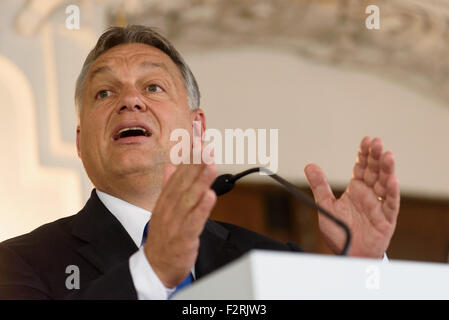 Bad Staffelstein, Allemagne. Sep 23, 2015. Le Premier ministre hongrois, Viktor Orban assiste à une conférence de presse au monastère de Banz près de Bad Staffelstein, Allemagne, 23 septembre 2015. Orban est l'invité de l'automne de la retraite du groupe parlementaire CSU qui s'achèvera le 24 septembre 2015. Photo : Nicolas ARMER/dpa/Alamy Live News Banque D'Images