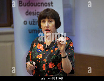 Prague, République tchèque. Sep 23, 2015. La critique de design Alice Rawsthorn conférences sur l'avenir de conception européenne à Prague, République tchèque, le 23 septembre 2015. © Katerina Sulova/CTK Photo/Alamy Live News Banque D'Images