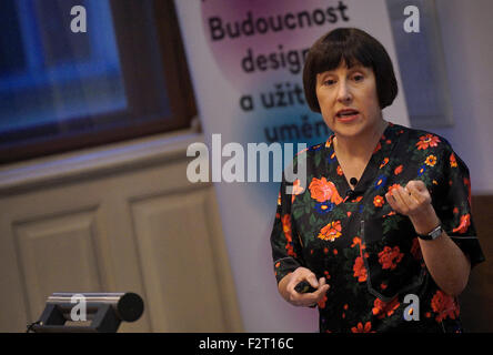 Prague, République tchèque. Sep 23, 2015. La critique de design Alice Rawsthorn conférences sur l'avenir de conception européenne à Prague, République tchèque, le 23 septembre 2015. © Katerina Sulova/CTK Photo/Alamy Live News Banque D'Images