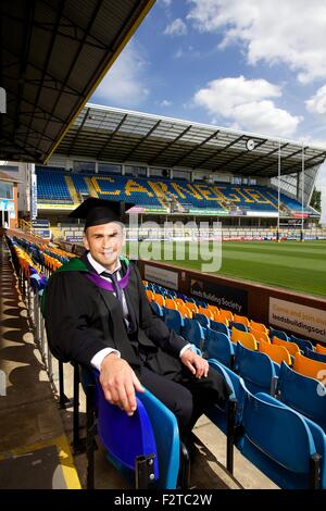 Kevin Sinfield, photographié à Headingley Carnegie Stadium, les diplômés d'une maîtrise en affaires de sport à l'université Leeds Beckett Banque D'Images