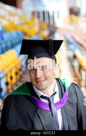 Kevin Sinfield, photographié à Headingley Carnegie Stadium, les diplômés d'une maîtrise en affaires de sport à l'université Leeds Beckett Banque D'Images