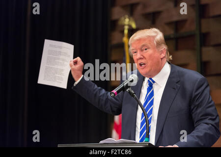 Charleston, Caroline du Sud, USA. 23 Septembre, 2015. Le candidat républicain milliardaire Donald Trump parle de partisans à la Caroline du Sud African American Chamber of Commerce réunion annuelle le 23 septembre 2015 à Charleston, Caroline du Sud. Banque D'Images