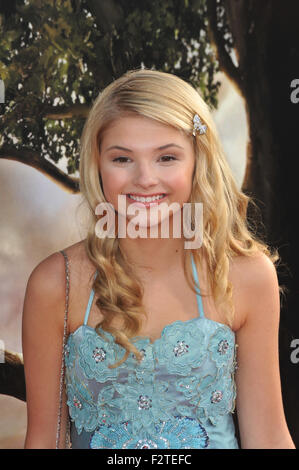 LOS ANGELES, CA - le 26 juillet 2010 : Stefanie Scott au Los Angeles premiere de "retourné" au Cinerama Dome, Hollywood. Banque D'Images