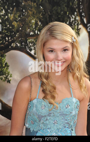 LOS ANGELES, CA - le 26 juillet 2010 : Stefanie Scott au Los Angeles premiere de "retourné" au Cinerama Dome, Hollywood. Banque D'Images