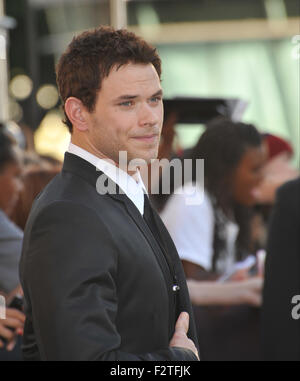 LOS ANGELES, CA - 24 juin 2010 : Kellan Lutz lors de la première de son nouveau film 'The Twilight Saga : Eclipse' au Nokia Theater à Los Angeles. Vivre. Banque D'Images