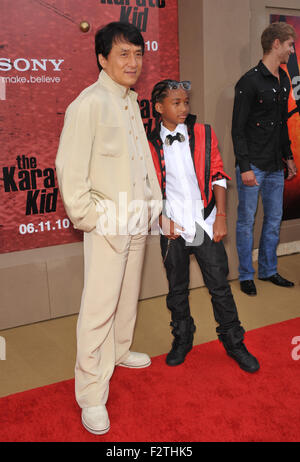 LOS ANGELES, CA - 6 juin 2010 : Jackie Chan et Jaden Smith à la Los Angeles première de leur nouveau film 'Karaté Kid' au Mann Village Theatre, Westwood. Banque D'Images