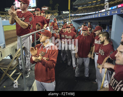 Los Angeles, Californie, États-Unis d'Amérique, USA. Sep 23, 2015. Arizona Diamondbacks' attendre Paul Goldschmidt de félicitations après avoir frappé un coup de circuit en solo contre les Dodgers de Los Angeles pendant la seconde manche d'un match de baseball à Los Angeles, le mercredi, 23 septembre 2015.ARMANDO Armando Arorizo ARORIZO : Crédit/Prensa Internacional/ZUMA/Alamy Fil Live News Banque D'Images