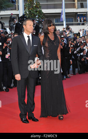 CANNES, FRANCE - 14 MAI 2010 : Naomi Campbell & Vladislav Doronin à la première projection de "Wall Street : l'argent ne dort jamais" au 63e Festival de Cannes. Banque D'Images