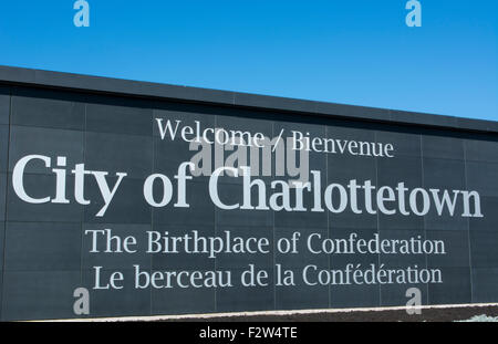 L'Île du Prince Édouard, Canada Î. Panneau de bienvenue de Charlottetown de naissance de la Confédération Banque D'Images