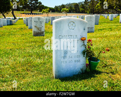 Pierre tombale, l'amiral Chester Nimitz W. - Golden Gate National Cemetery, San Bruno, CA. USA Banque D'Images