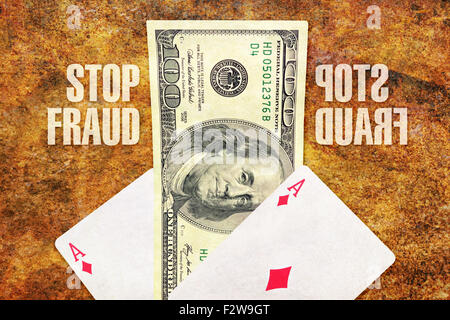 Mettre fin à la fraude du texte avec deux as et de billets de 100 dollars Banque D'Images