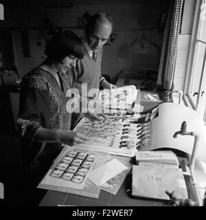 Betrieb eines Barbarelle Bande Dessinée, Deutschland 1960 er Jahre. La production d'une bande dessinée Barbarella, l'Allemagne des années 1960. Banque D'Images