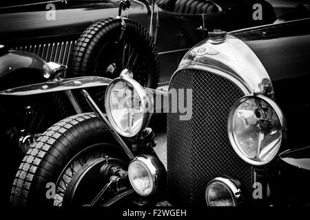 1926 Bentley à Bicester Heritage Centre. L'Oxfordshire, Angleterre. Le noir et blanc Banque D'Images