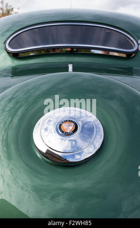 1949 Bristol 400 2 ltr vintage car détail arrière à un salon de voitures dans la région des Cotswolds. Broadway, Worcestershire, Angleterre. Banque D'Images