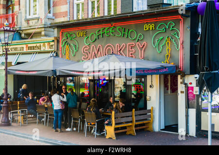 Coffeeshop Smokey, le Rembrandtplein, Amsterdam Banque D'Images