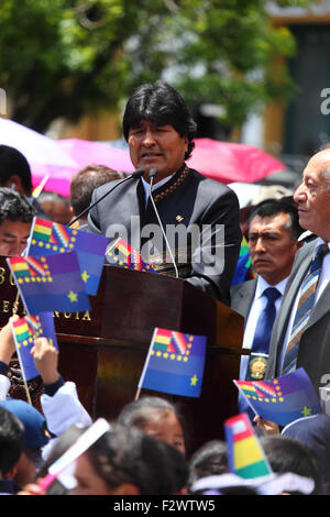 La Paz, Bolivie, 24 septembre 2015. Le président bolivien Evo Morales s'exprime à l'occasion d'un événement pour célébrer le verdict de la Cour internationale de Justice à la Haye selon lequel elle a compétence pour juger l'affaire de la Bolivie contre le Chili. La Bolivie a demandé à la CIJ en 2013 d'exiger que le Chili négocie l'accès à l'océan Pacifique pour la Bolivie (la Bolivie a perdu sa province côtière au Chili pendant la guerre du Pacifique (1879-1884)). Le Chili a soulevé une objection à ce que l'affaire ne relève pas de la compétence de la CIJ. Crédit: James Brunker/Alay Live News Banque D'Images