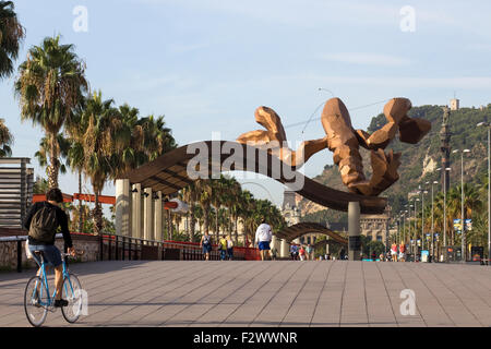 Sculpture de homard au Moll de la Fusta, Dock en bois qui court le long de Passeig de Colom Banque D'Images