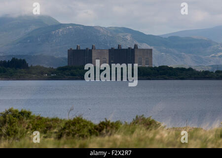 Une vue générale des installations nucléaires Magnox Trawsfynydd power station en Gwynedd, Pays de Galles. Banque D'Images