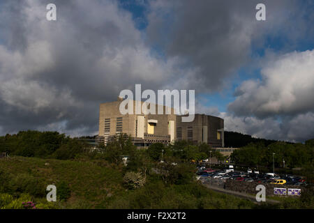 Une vue générale des installations nucléaires Magnox Trawsfynydd power station en Gwynedd, Pays de Galles. Banque D'Images