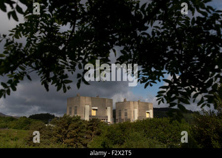 Une vue générale des installations nucléaires Magnox Trawsfynydd power station en Gwynedd, Pays de Galles. Banque D'Images