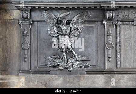 Détail de la War Memorial de bronze à la gare Victoria de Manchester qui a été dévoilé en 1922 Banque D'Images