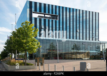 Le noyau à Corby Cube, George Street, Corby, Northamptonshire, Angleterre, Royaume-Uni Banque D'Images