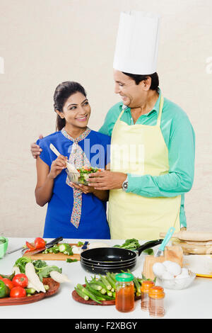 2 père et fille indienne Cuisine Cuisine Banque D'Images