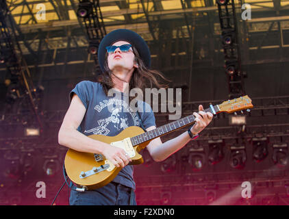 Singer/songwriter James Bay effectue sur scène au iHeartRadio Music Festival 2015 au village de Las Vegas Banque D'Images