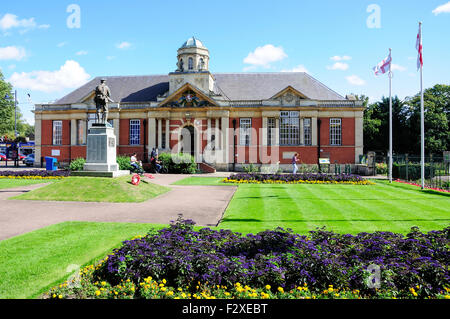 Dartford Public Library, Central Park, Dartford, Kent, Angleterre, Royaume-Uni Banque D'Images