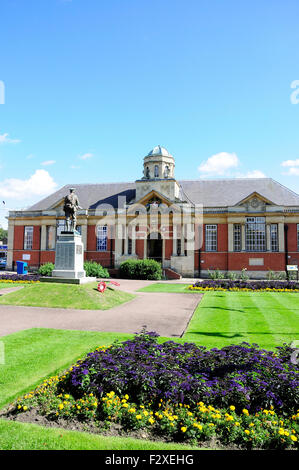 Dartford Public Library, Central Park, Dartford, Kent, Angleterre, Royaume-Uni Banque D'Images