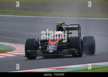 Suzuka, au Japon. 25 Septembre, 2015. Grand Prix de Formule 1 du Japon. - Honda McLaren Jenson Button en photo au cours de la pluie vendredi. pratique touchés Credit : Action Plus Sport/Alamy Live News Banque D'Images