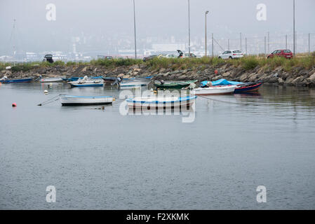 Bateaux de pêche au port Domaio, Pontevedra, Espagne Banque D'Images