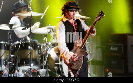Rio de Janeiro, Brésil. September 24th, 2015. Rock in Rio. L'acteur américain Johnny Depp joue avec le Hollywood Vampires bande au concert Rock in Rio. . Crédit : Antonio Di Paola/Alamy Live News Banque D'Images
