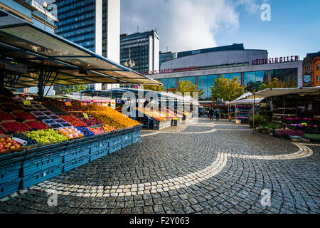 Marché et bâtiments à Hötorget, dans Norrmalm, Stockholm, Suède. Banque D'Images