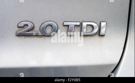 Wolfsburg, Allemagne. 25 Septembre, 2015. Le lettrage 2.0 TDI (Turbo diesel) à l'arrière d'un véhicule Volkswagen à Wolfsburg, Allemagne, 25 septembre 2015. PHOTO : SPATA OLE/DPA/Alamy Live News Banque D'Images