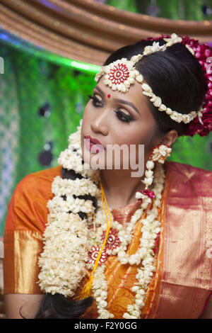 Les jeunes Américains bangladais mariée à son mariage réception à Brooklyn, New York. Banque D'Images